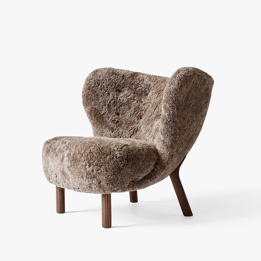 앤트레디션 리틀 페트라 라운지 체어 Little Petra Lounge Chair VB1 Walnut / Sheepskin Sahara