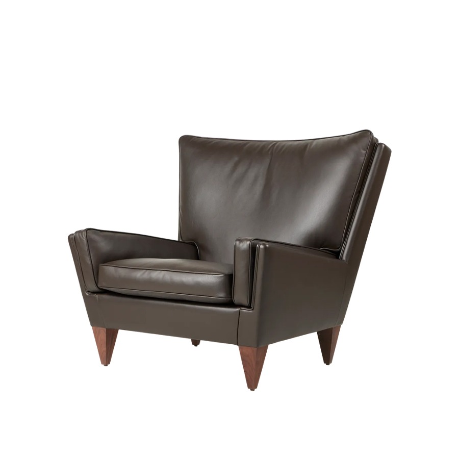 구비 V11 라운지 체어 V11 Lounge Chair Walnut/Smooth leather Coffee